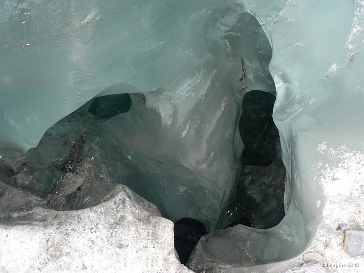 11.42- A l'interieur, la glace est brillante et translucide.JPG